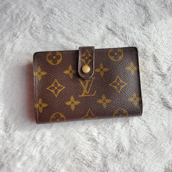 Louis Vuitton Handbags - Louis Vuitton monogram short bifold fench kisslock wallet card holder